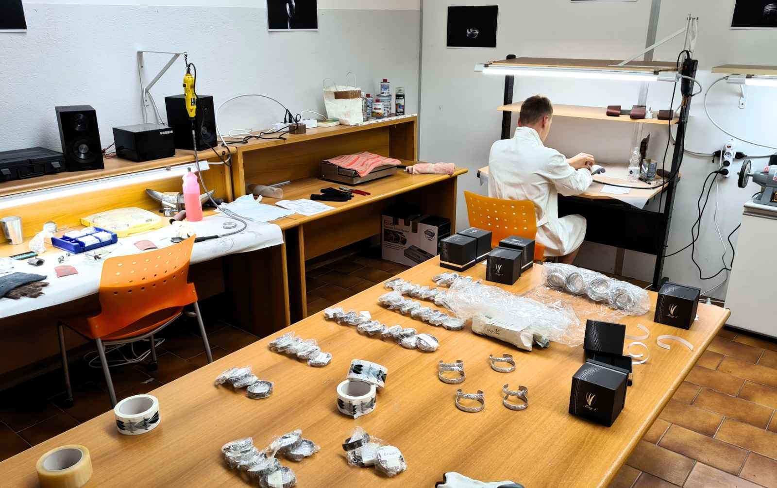 The MAG1 workshop during the making process