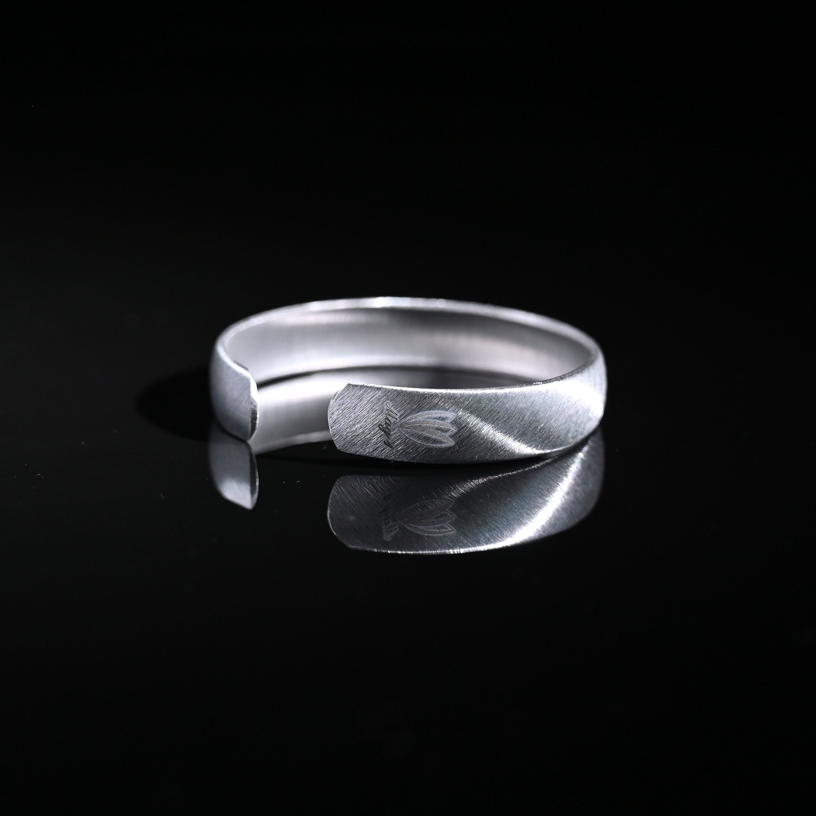 Dettaglio MAG1 Silk
